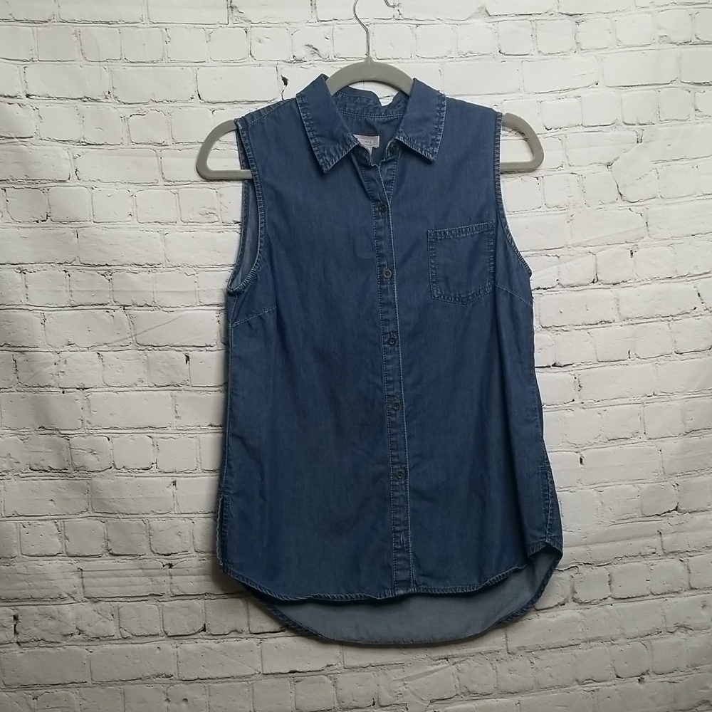 Chico's Denim Top Size 0 Vented Side Pleats